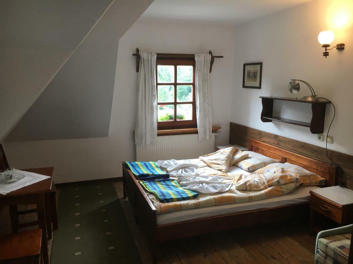 Gosciniec Pod Smrekami Bed & Breakfast Czorsztyn Exterior photo